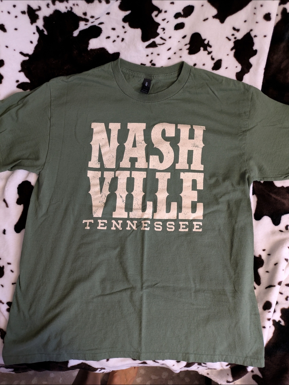 Gildan Men's Green Nashville Tennessee Graphic Tee